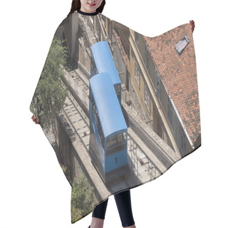 Personality  Zagreb Funicular Hair Cutting Cape