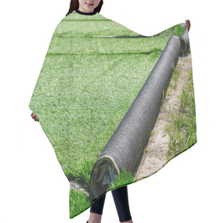Personality  Green Artificial Covering Of Synthetic Grass In Rolls Hair Cutting Cape