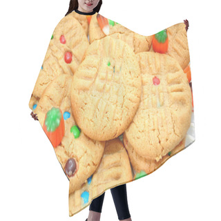 Personality  Peanut Butter Cookies With Halloween Candies Hair Cutting Cape