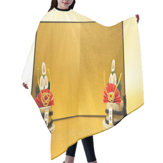 Personality  Kadomatsu And Gold Folding Screen Of The Image (New Years Card Materials And New Year Material) Hair Cutting Cape