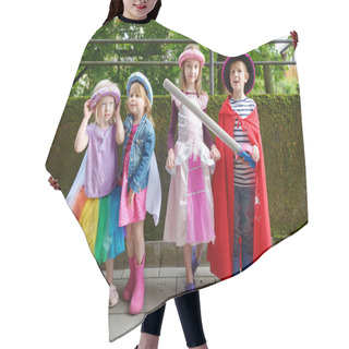 Personality  Kids In Princesses And A Knight Costumes Hair Cutting Cape