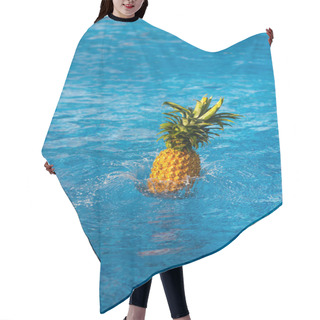 Personality  Pineapple Falling In Water Hair Cutting Cape