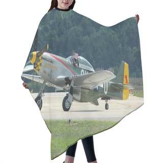 Personality  P-51 Mustang Taxiing Hair Cutting Cape