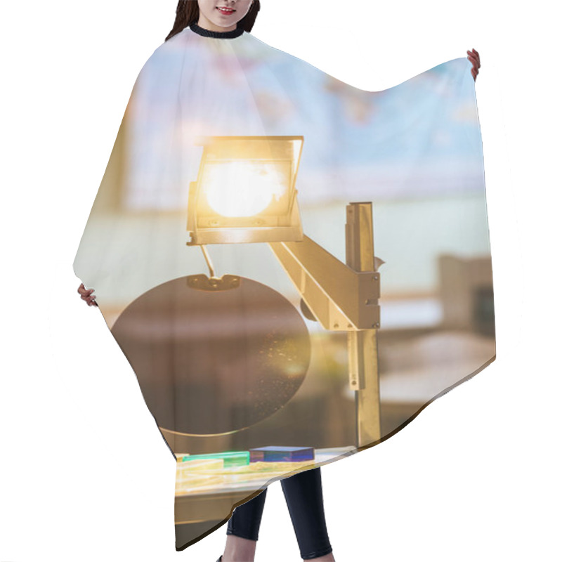 Personality  Vintage Overhead Projector In Elementary School Hair Cutting Cape