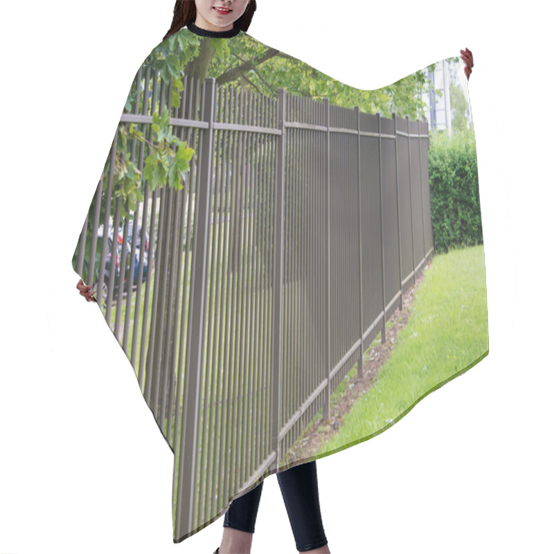 Personality  Metal fence hair cutting cape