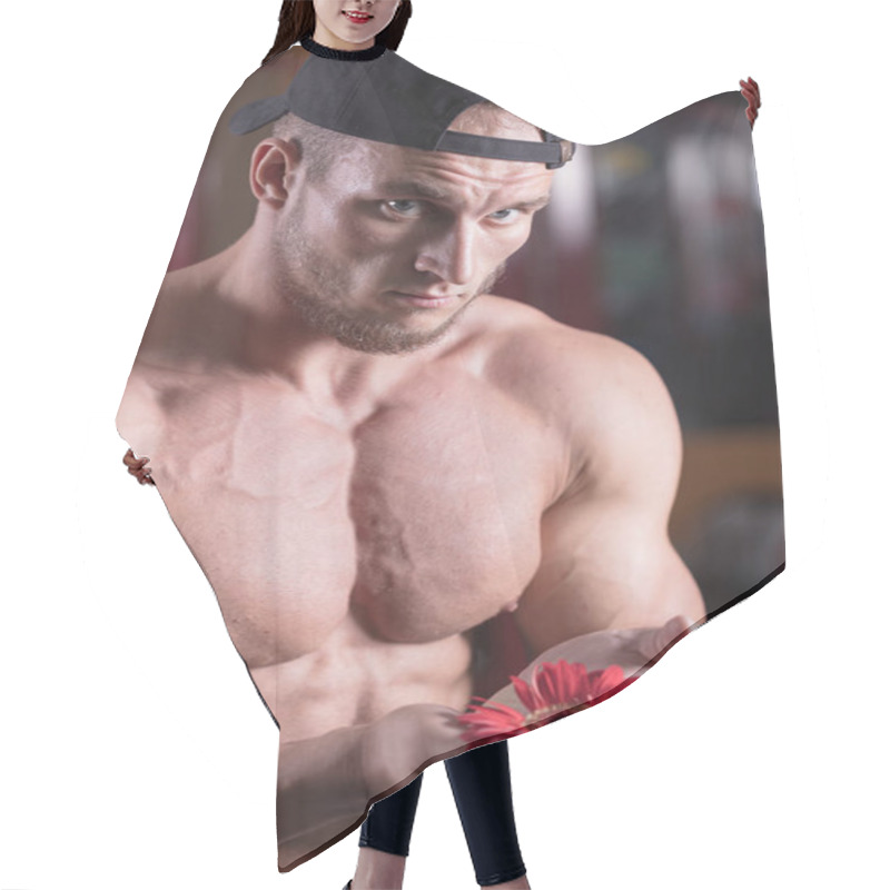 Personality  A Man Is Engaged In Bodybuilding In The Gym, Raises The Bar And Trains His Muscles. Hair Cutting Cape