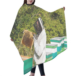 Personality  Bee Master Holding Honeycomb Frame With Bees While Working On Apiary Hair Cutting Cape