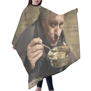 Personality  Ugly Pauper Man Living Outdoor Preparing And Eating Lentil Soup Hair Cutting Cape