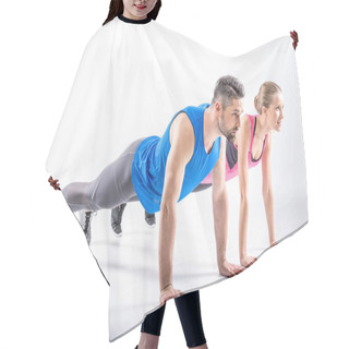 Personality  Couple Doing Plank Exercise Hair Cutting Cape