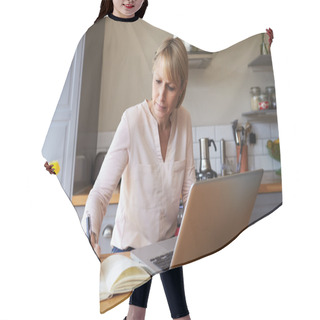 Personality  Woman Working From Home  Hair Cutting Cape