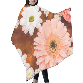 Personality  Daisies And Gerbera Flowers In Metalic Plate For Spa Procedure Hair Cutting Cape
