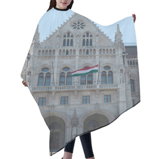Personality  Budapest Hair Cutting Cape