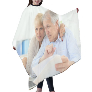 Personality  Couple Doing Income Tax Declaration Online Hair Cutting Cape