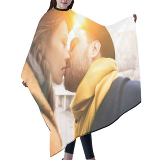 Personality  Kissing Young Couple Hair Cutting Cape