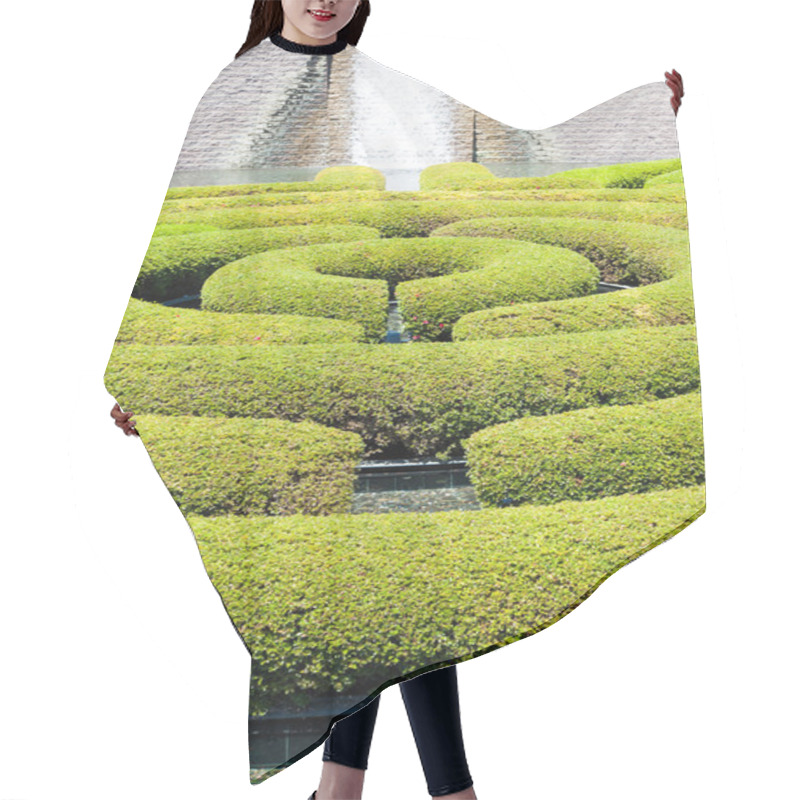 Personality  Garden Maze Hair Cutting Cape