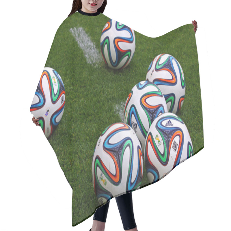 Personality  Official FIFA 2014 World Cup balls (Brazuca) hair cutting cape