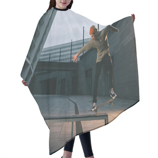Personality  Skateboarder Hair Cutting Cape