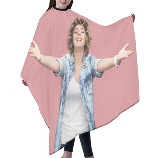 Personality  Happy Young Woman With Curly Hair In Casual Blue Shirt Standing With Raised Arms To Embrace And Looking At Camera On Pink Background Hair Cutting Cape