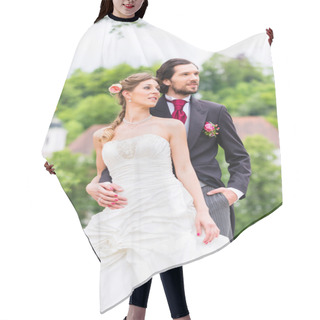 Personality  Bridal Pair In Park, Groom Holding Bride Hair Cutting Cape