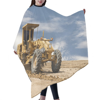 Personality  Motor Grader Working On Road Construction Hair Cutting Cape