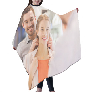 Personality  Couple Trying Golden Pendant On At Jewelry Store Hair Cutting Cape