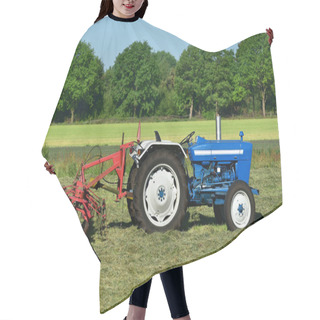 Personality  1960s Tractor And Rake Hair Cutting Cape