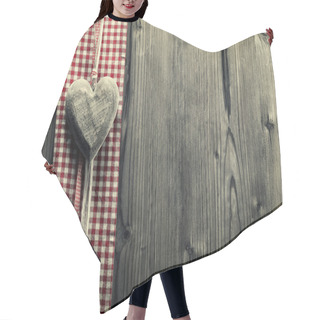 Personality  Big Heart Wood - On Plaid Fabric Hair Cutting Cape