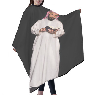 Personality  Muslim Man Reading Quran Hair Cutting Cape