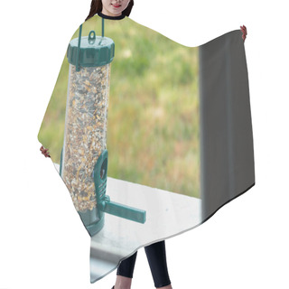 Personality  Seed Dispenser For Birds Behind A Window Hair Cutting Cape
