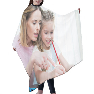 Personality  Mother And Daughter Drawing  Hair Cutting Cape