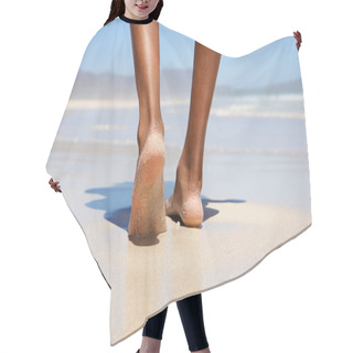 Personality  Woman Walking Barefoot On Beach Hair Cutting Cape