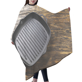 Personality  Empty Clean Grill Pan On A Shabby Wooden Surface. Space For Tex Hair Cutting Cape
