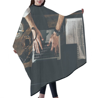 Personality  Man Using Laptop Hair Cutting Cape