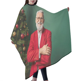 Personality  Cheerful Santa In Classy Red Suit With Glasses Posing Next To Christmas Tree, Winter Concept Hair Cutting Cape