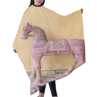 Personality  Wooden Horse Hair Cutting Cape
