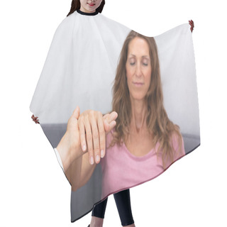 Personality  Close-up Of Professional Hypnotherapist Holding Woman Hand During Hypnotherapy Hair Cutting Cape