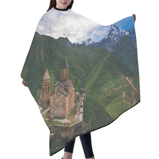 Personality  Old Castle    Hair Cutting Cape