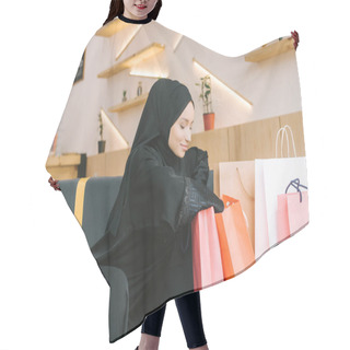 Personality  Muslim Woman With Shopping Bags Hair Cutting Cape