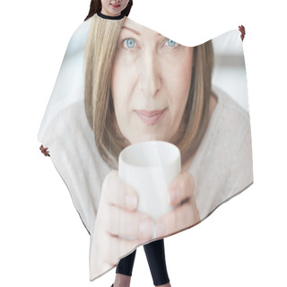 Personality  Mature Woman Hair Cutting Cape