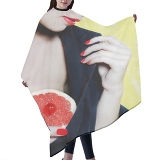 Personality  Beautiful Woman Portrait Showing Grapefruit Breast Hair Cutting Cape