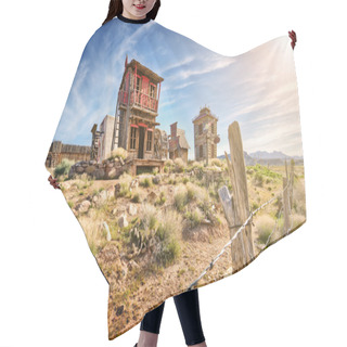 Personality  Western Town Hair Cutting Cape