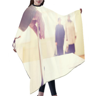Personality  Voting Hand Hair Cutting Cape