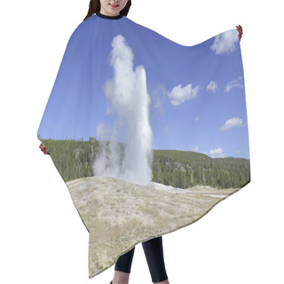 Personality  Old Faithful Geysrer Eruption, Yellowstone National Park Hair Cutting Cape