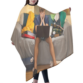 Personality  Young Student With Laptop Hair Cutting Cape