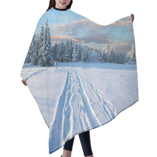 Personality  Winter Road Hair Cutting Cape