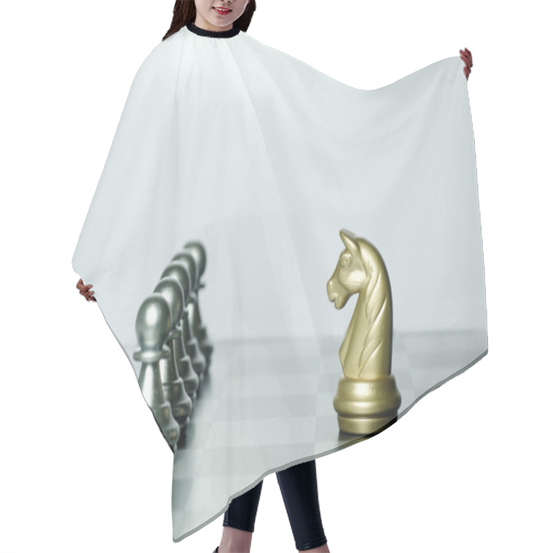 Personality  Gold Knight With Pawn Hair Cutting Cape