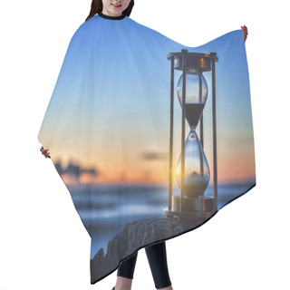 Personality  Hourglass Sunrise Outside Hair Cutting Cape