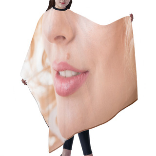 Personality  Mole Close-up Hair Cutting Cape