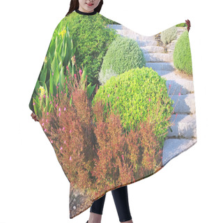 Personality  Landscaping In The Garden Hair Cutting Cape