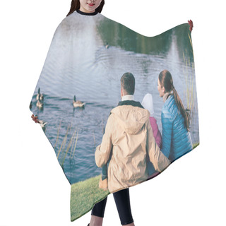Personality  Family Looking At Lake With Ducks Hair Cutting Cape